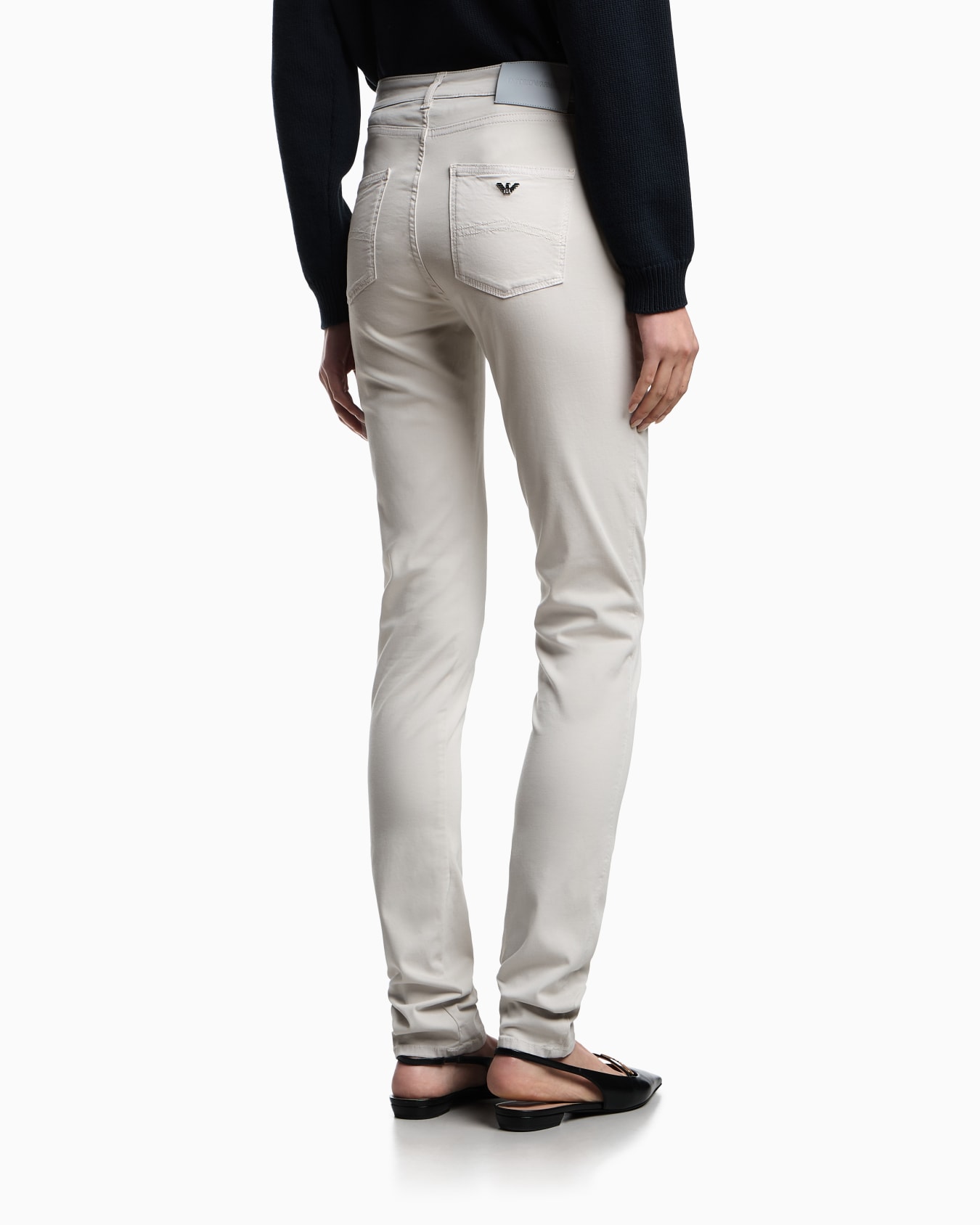 J18 mid-waist and skinny leg trousers in a garment-dyed comfort fabric Slide 2
