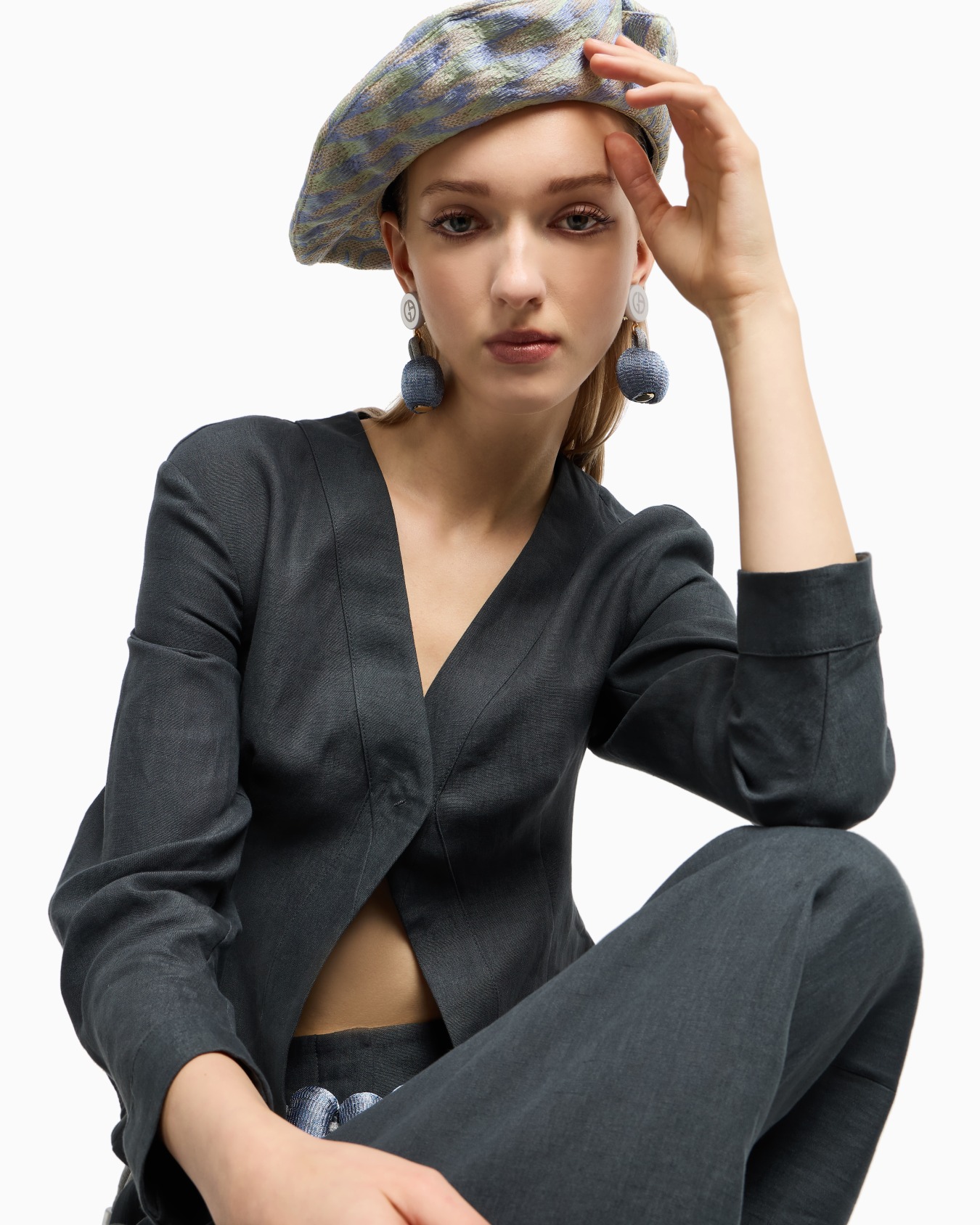 Wide-legged linen trousers Slide 5