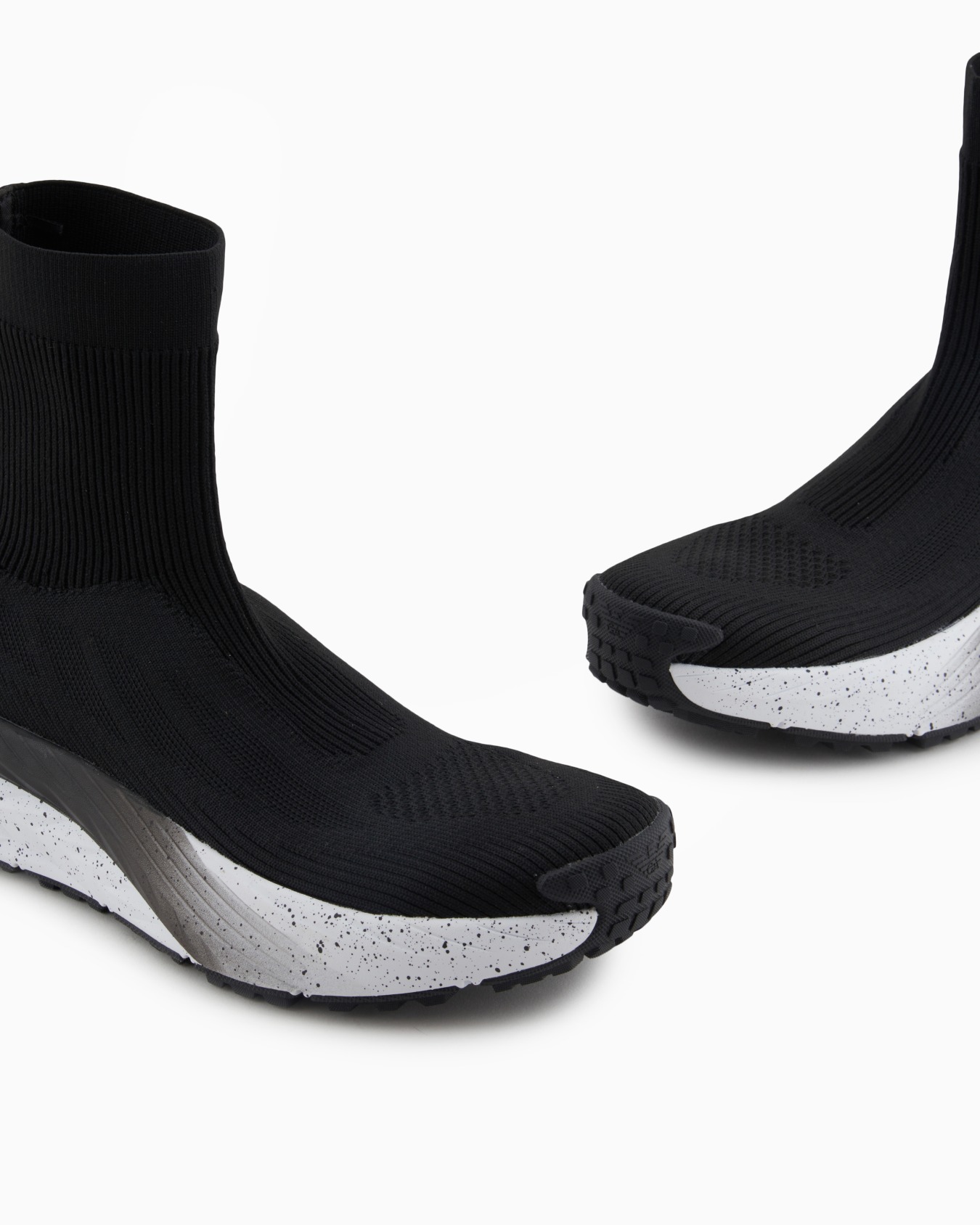 Sneakers Slide 3