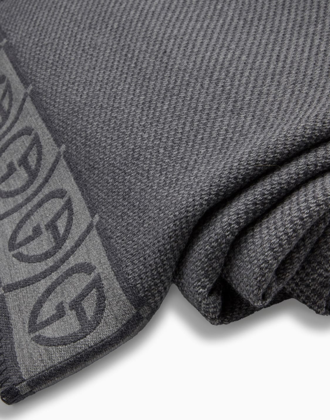 editore-plaid-grey--armani-casa