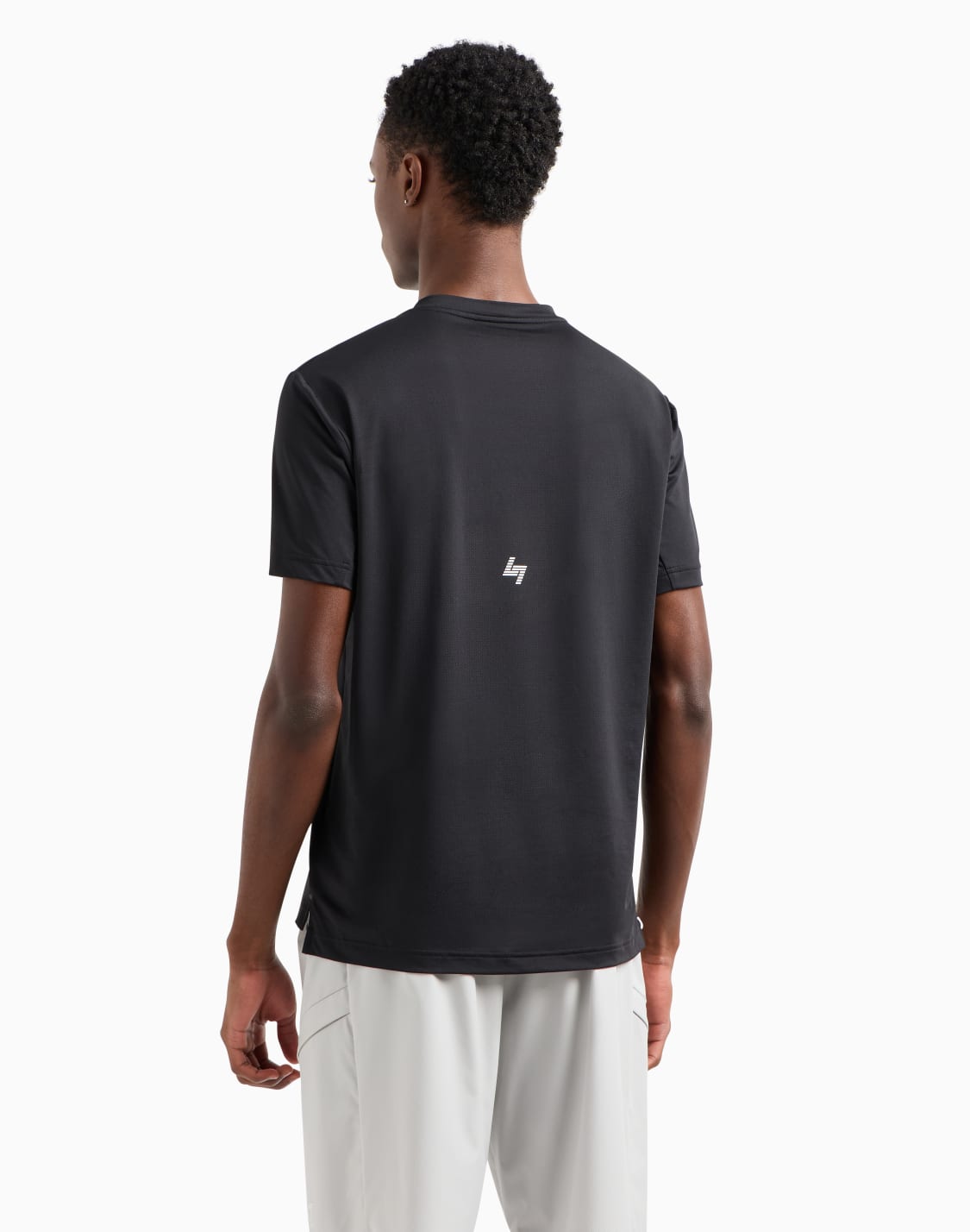dynamic-athlete-t-shirt-in-ventus7-technical-fabric-black--ea7