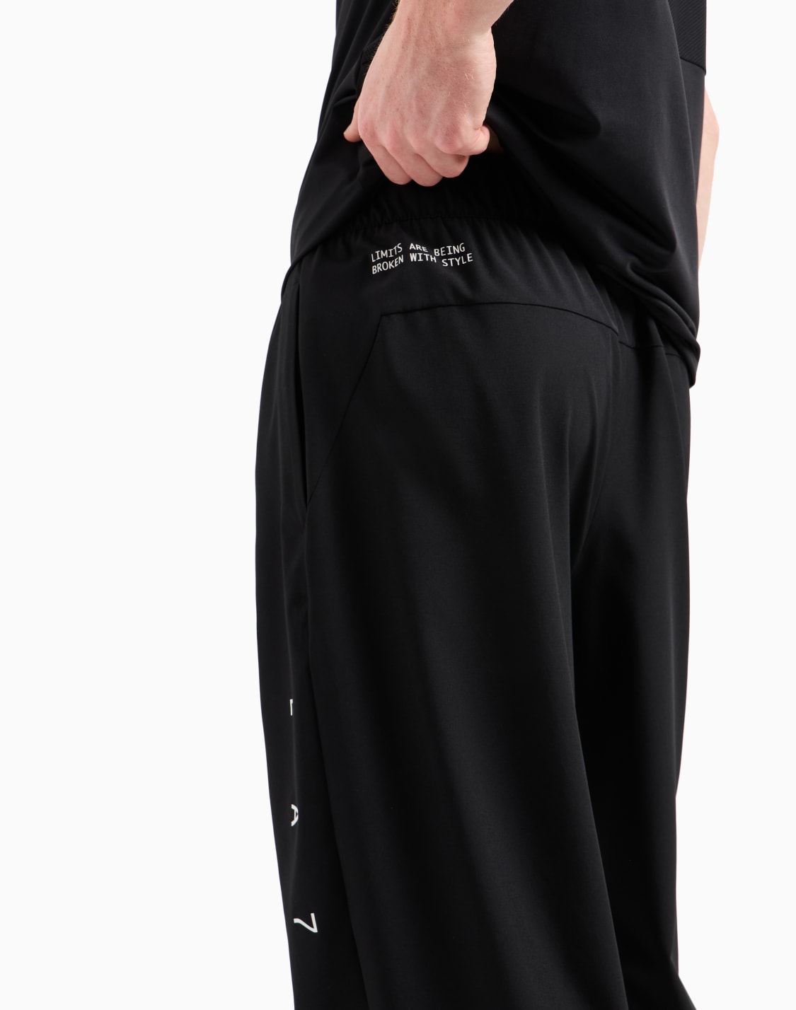 graphic-series-stretch-technical-fabric-joggers-black--ea7