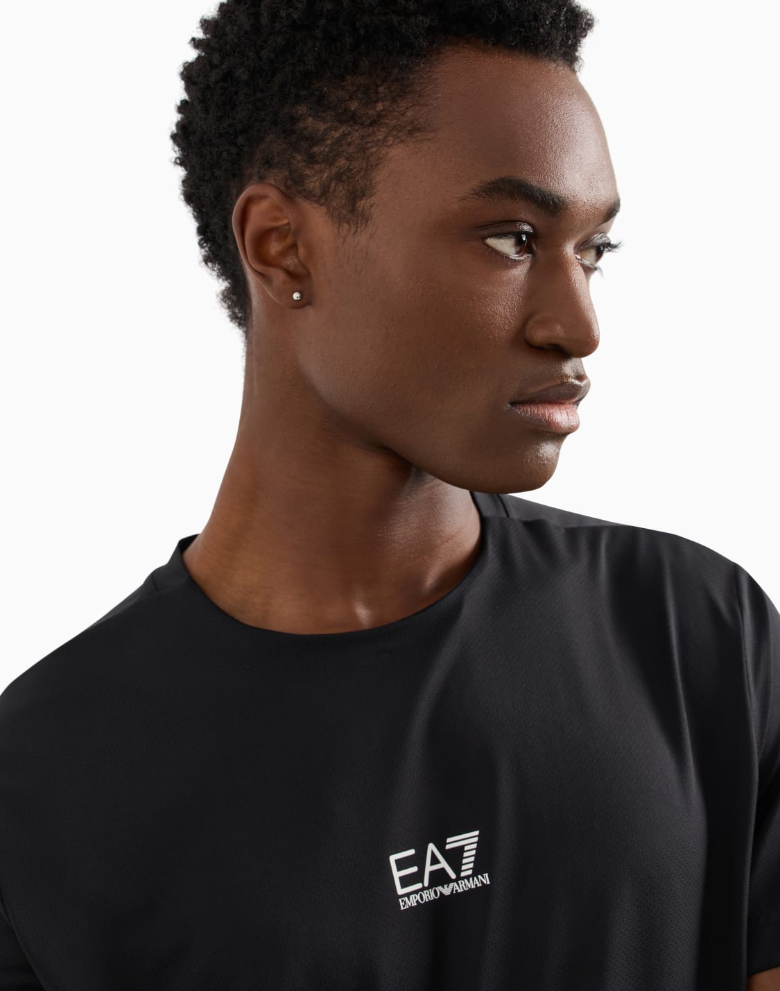 dynamic-athlete-t-shirt-in-ventus7-technical-fabric-black--ea7