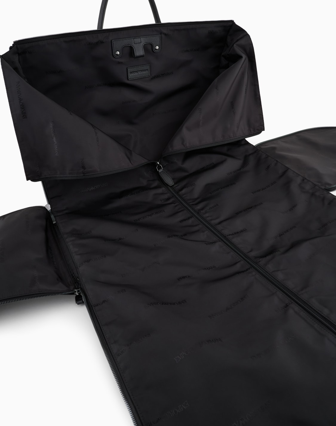ガメントバッグ-タンブルレザ-ブラック--emporio-armani