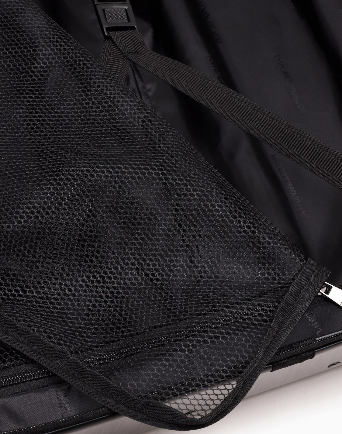 スツケス-abs製-オバサイズエンボスイグル-ラジ-グレ--emporio-armani