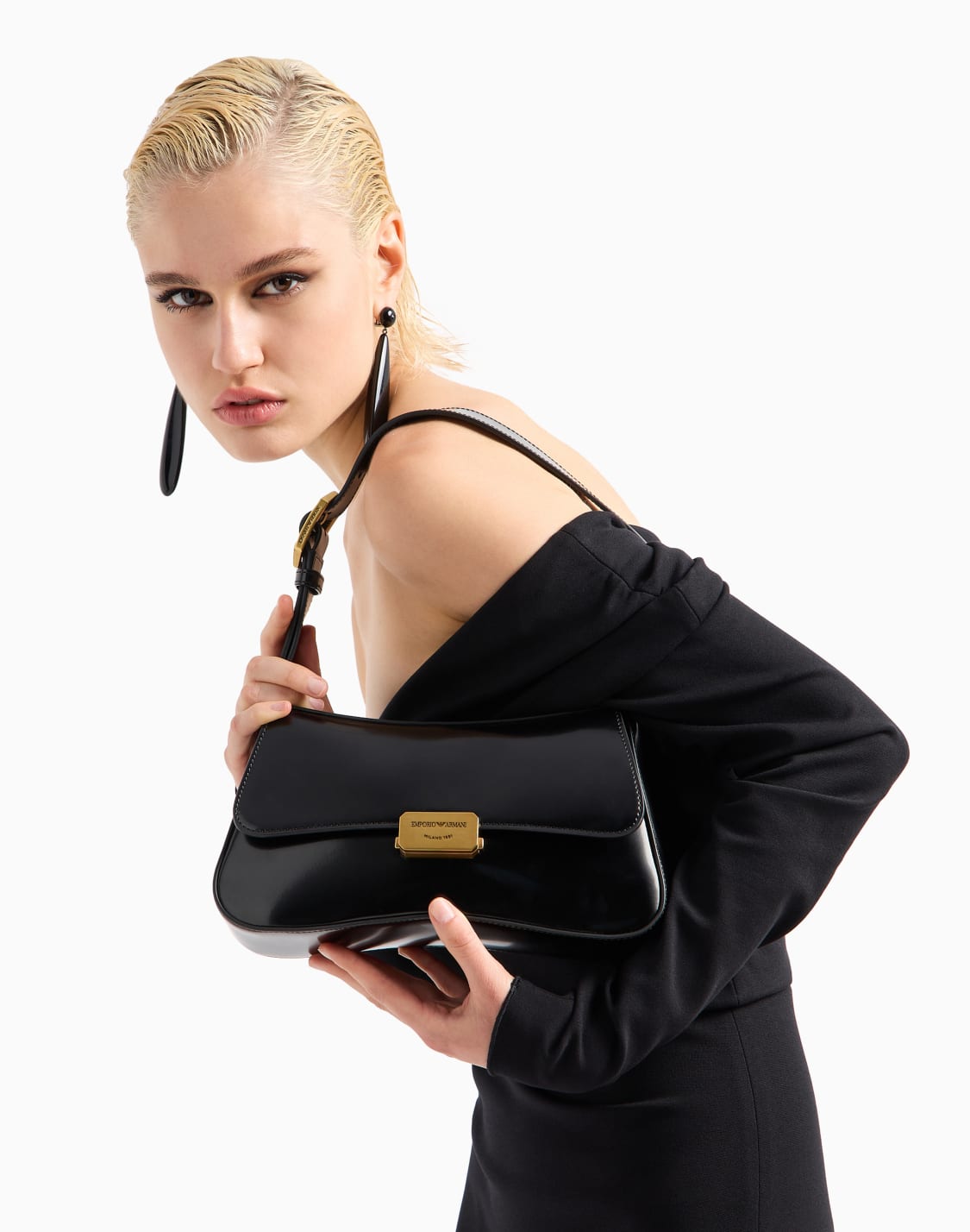 ショルダバッグ-起毛仕上げ-ブラック--emporio-armani