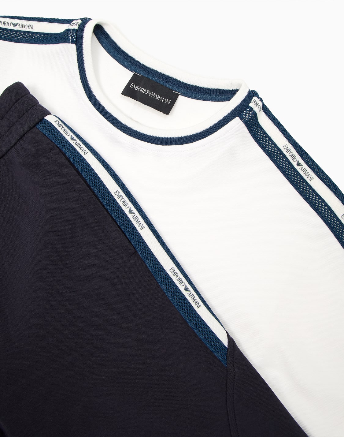 tシャツバミュダパンツセット-ジャジ-ロゴテプ-ネイビブル--emporio-armani