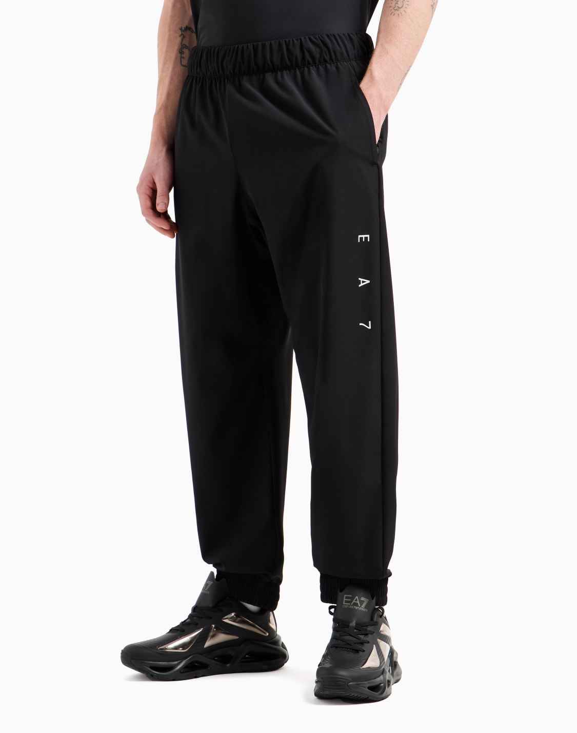 graphic-series-stretch-technical-fabric-joggers-black--ea7