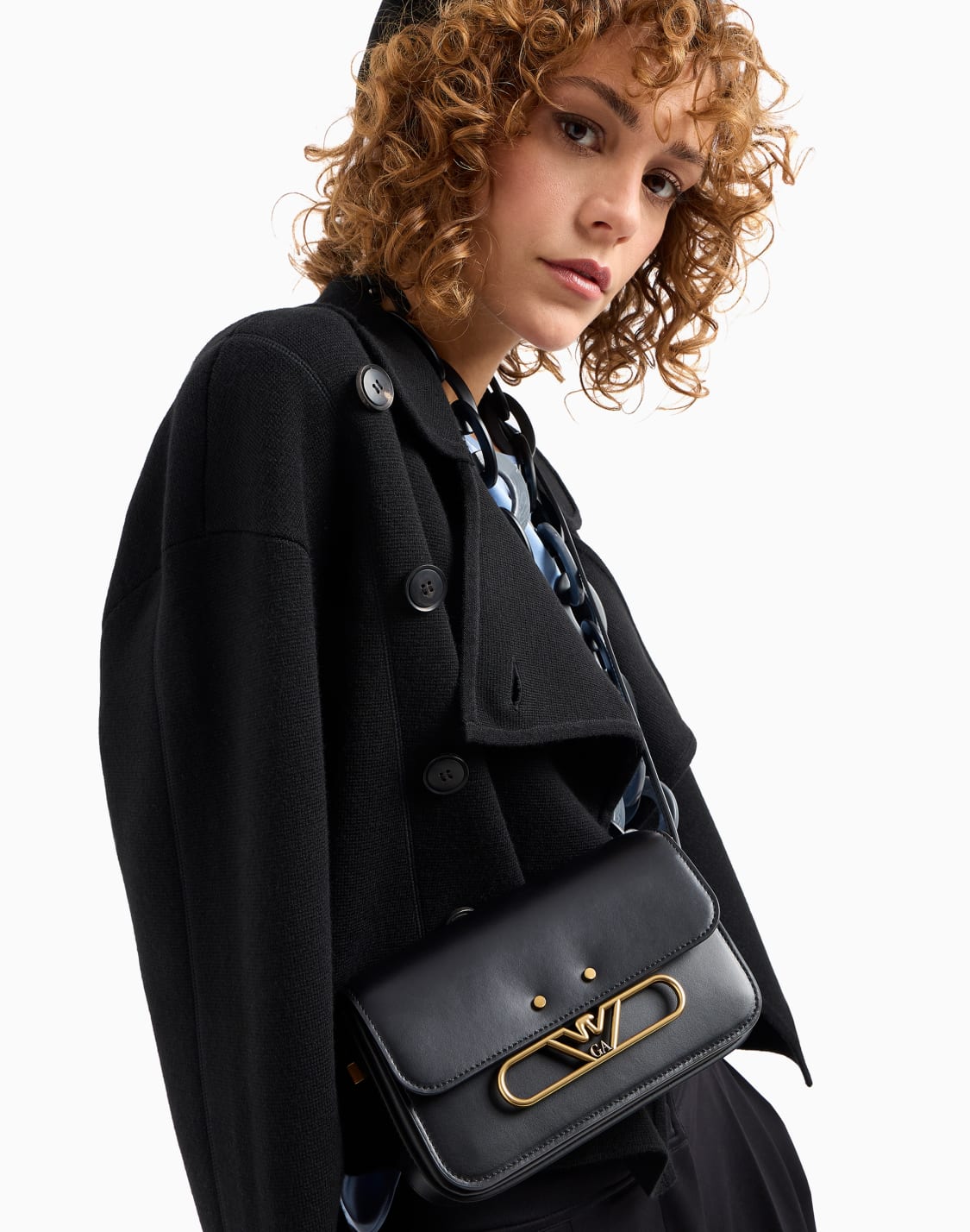 ショルダバッグ-スムスレザ-メタルイグルロゴ-ブラック--emporio-armani
