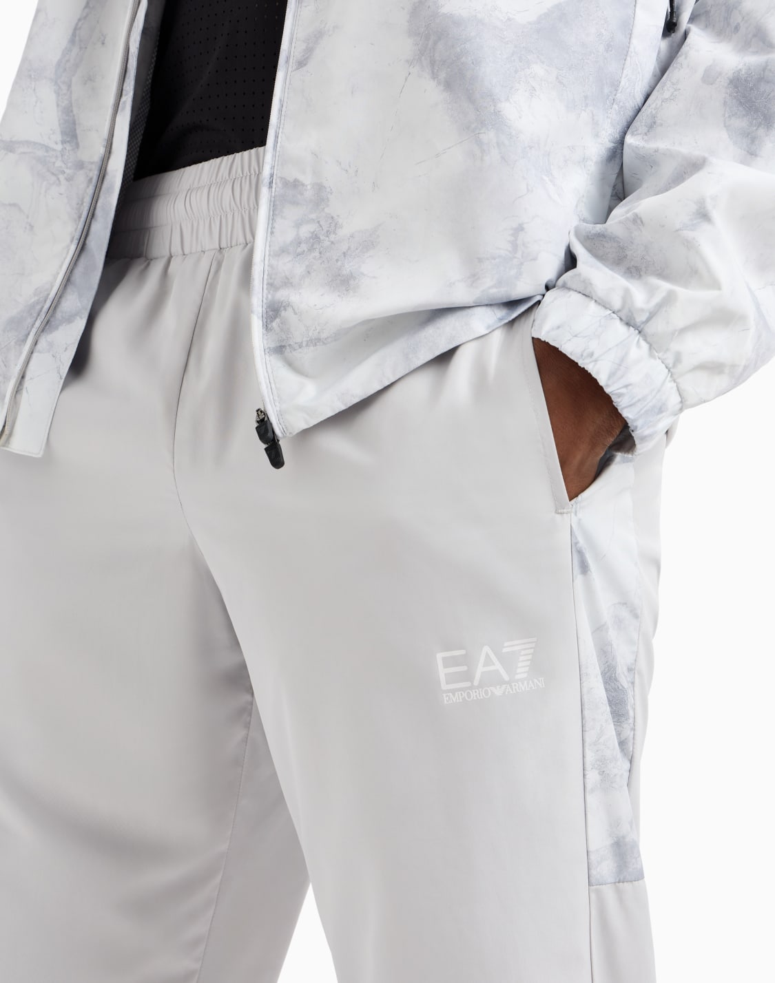 dynamic-athlete-tracksuit-in-ventus7-technical-fabric-grey--ea7