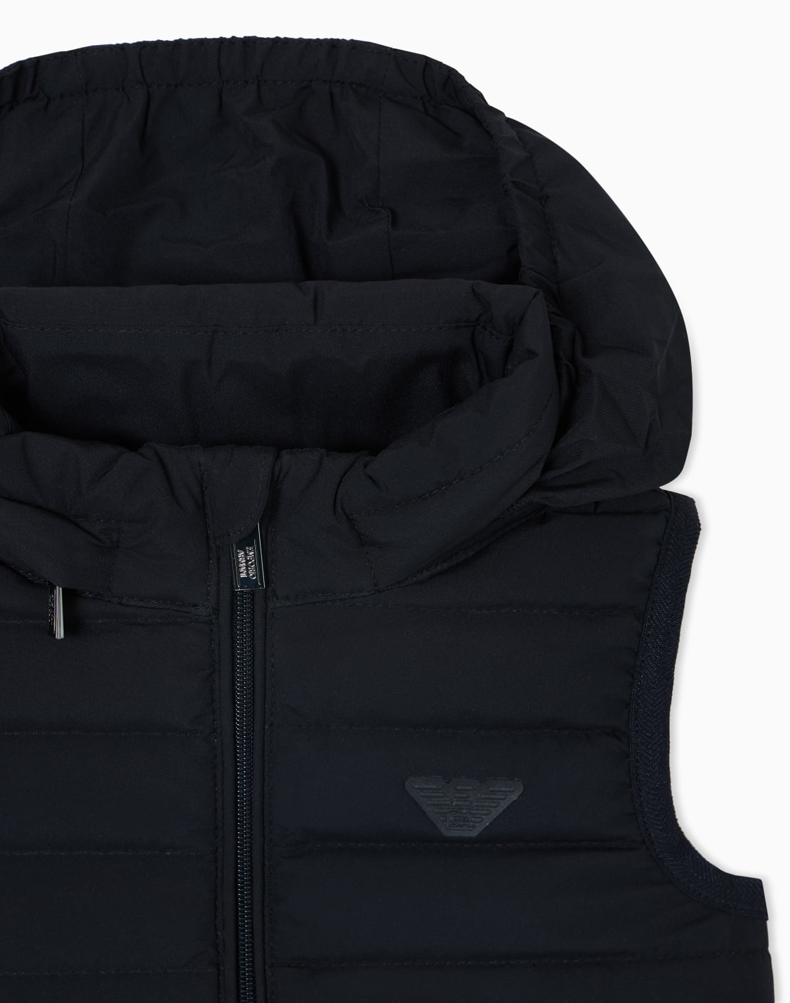 ジップアップ-ダウンベスト-ナイロン-ロゴパッチ-ネイビブル--emporio-armani
