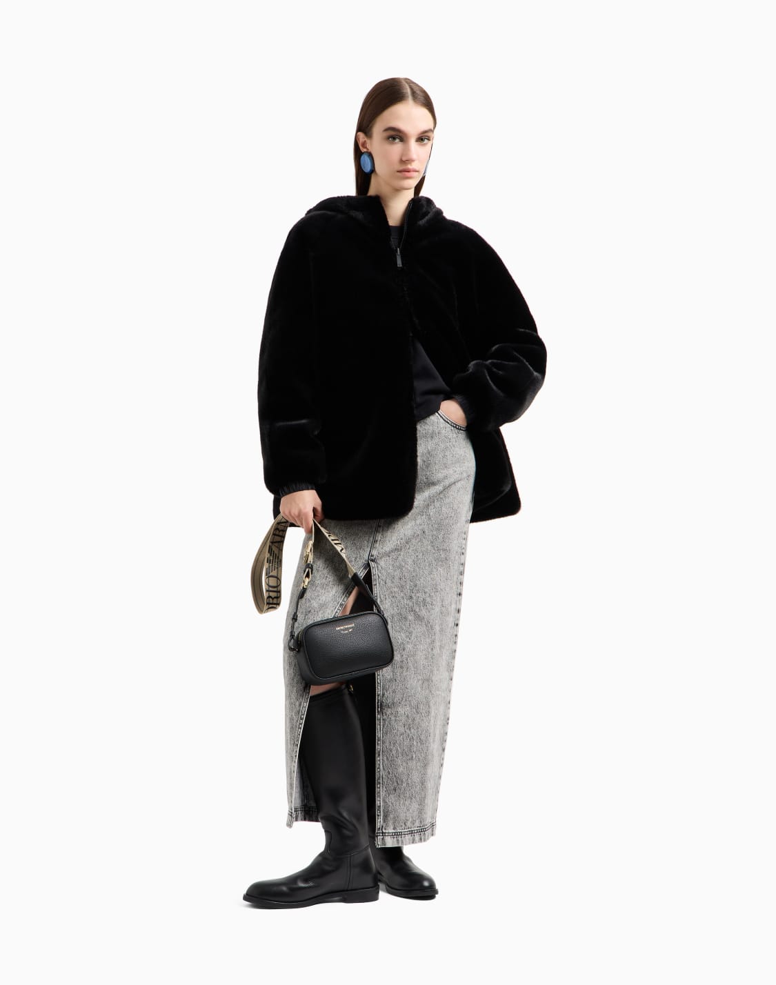 blouson-mit-kapuze-in-pelzoptik-schwarz--emporio-armani