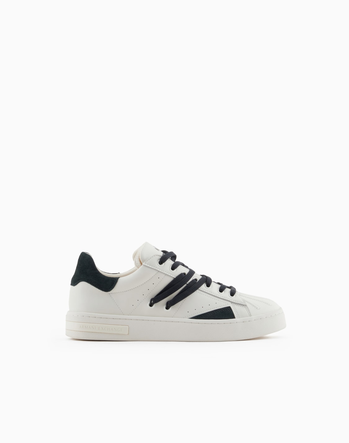 sneakers-aus-koleder-mit-kontrastierenden-schnrsenkeln-grn--armani-exchange