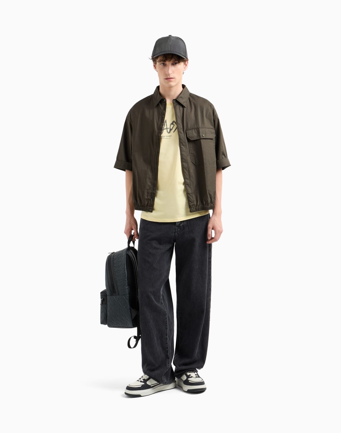 -t-shirt-mit-normaler-passform-und-logo-gelb--armani-exchange