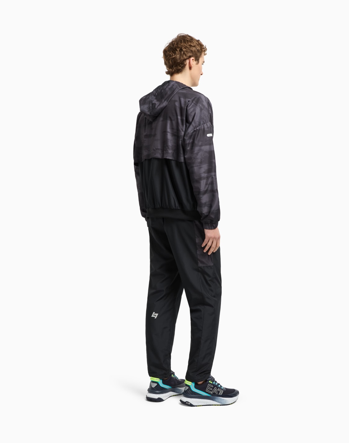 dynamic-athlete-tracksuit-in-ventus7-technical-fabric-black--ea7