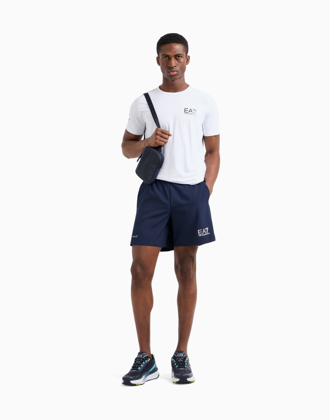 tennis-pro-shorts-aus-ventus7-funktionsgewebe-marineblau--ea7