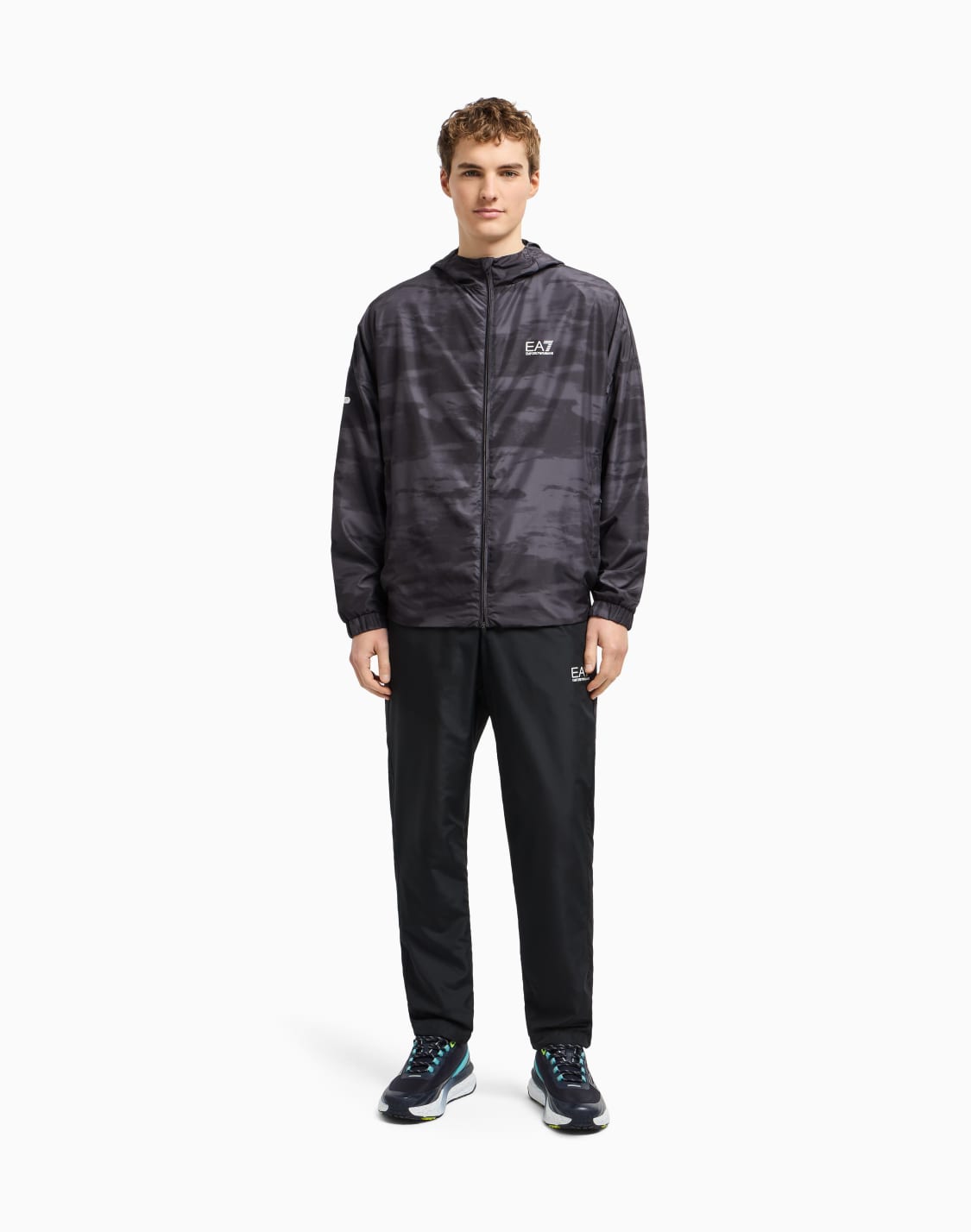 dynamic-athlete-tracksuit-in-ventus7-technical-fabric-black--ea7